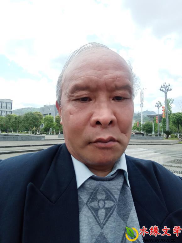 张金福2022年4月20日余庆县城留影.jpg 张金福2022年4月20日余庆县城留影.jpg