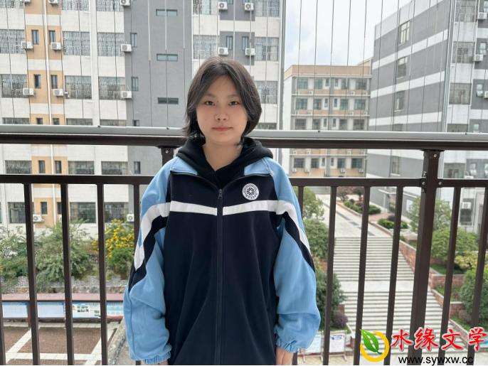 李陆依涵.jpg 李陆依涵.jpg