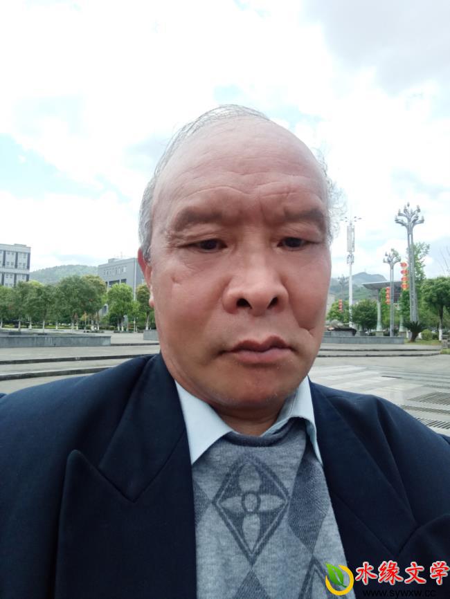 张金福2022年4月20日余庆县城留影.jpg 张金福2022年4月20日余庆县城留影.jpg