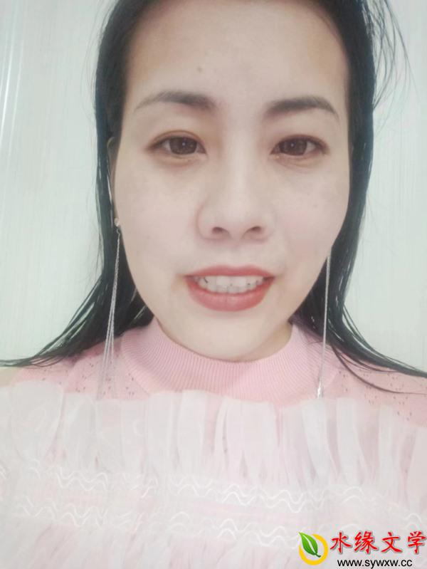 李灵薇.jpg 李灵薇.jpg