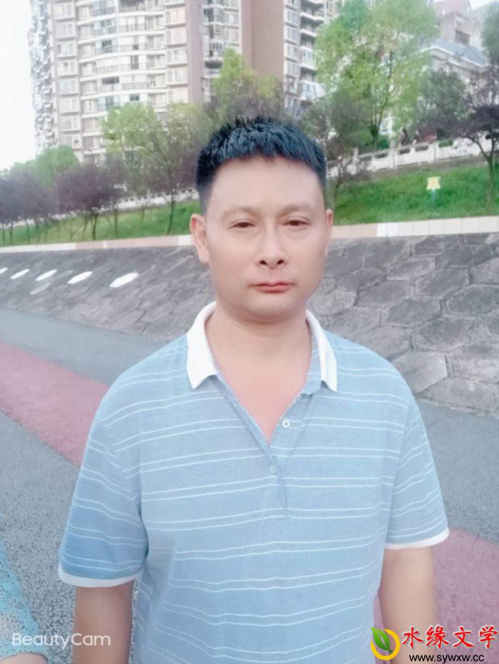 刘振斌.jpg 刘振斌.jpg