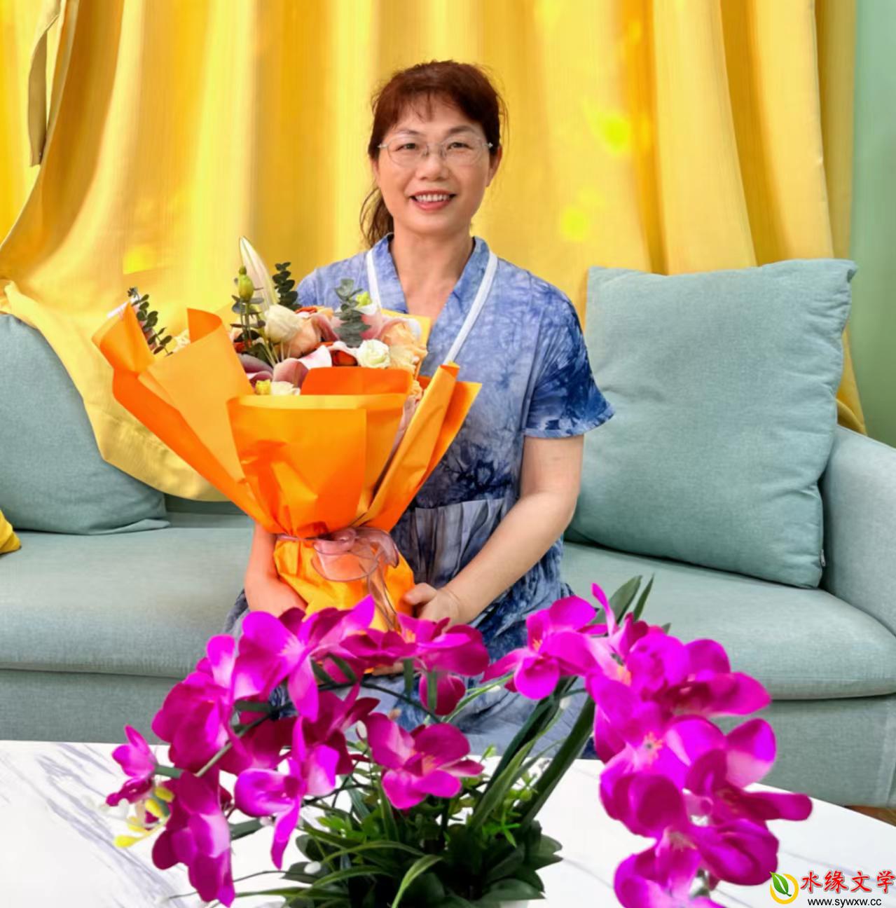 杜伟群.jpg